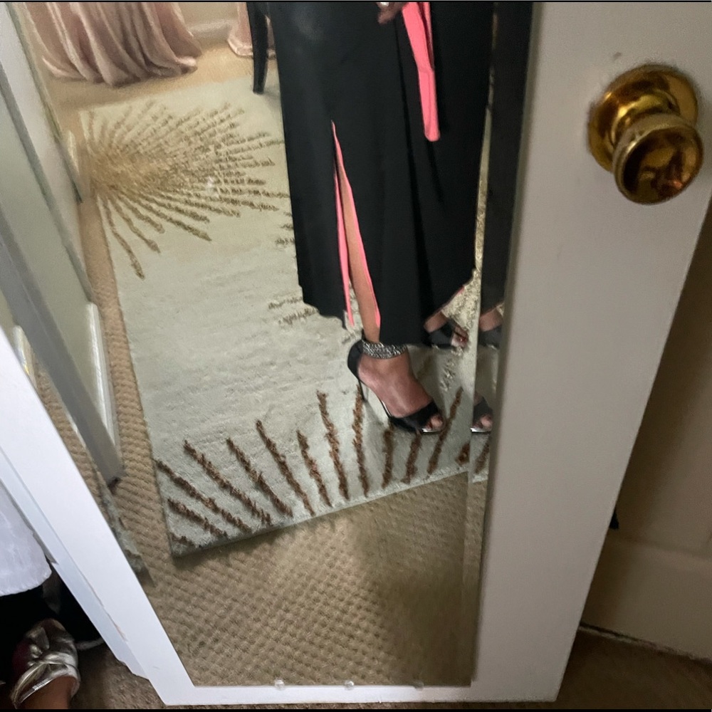 Two piece suit - Picture 9 of 16